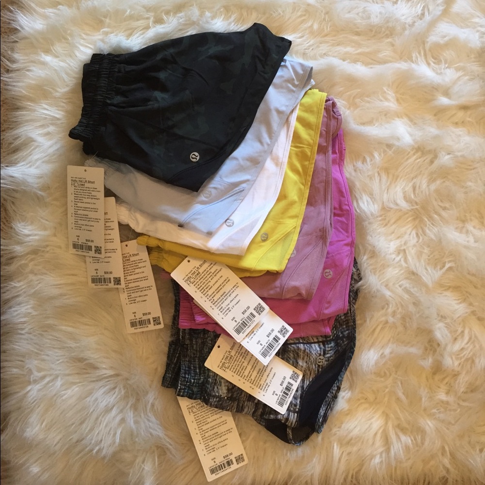 Lululemon Hotty Hot Short 2.5”  ONLY WHITE LEFT